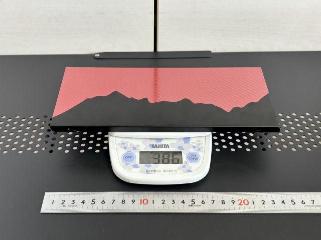 BE-PAL×NANGA スチール製”ソロキャン”テーブルの重量測定：量りの値は386g
