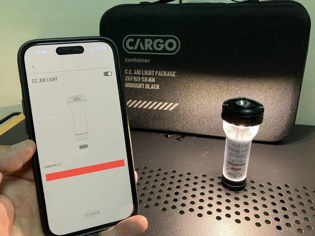 CARGO containerのスマホアプリでAIR LIGHTを点灯させたところ