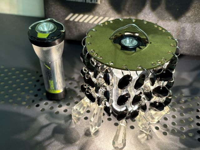 ゴールゼロに装着していた、Forest&IslandのシャンデリアをAIR LIGHTに装着。問題無く使える