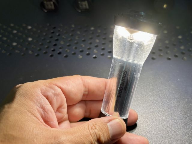 Soomloomの旧タイプのLEDランタン点灯シーン